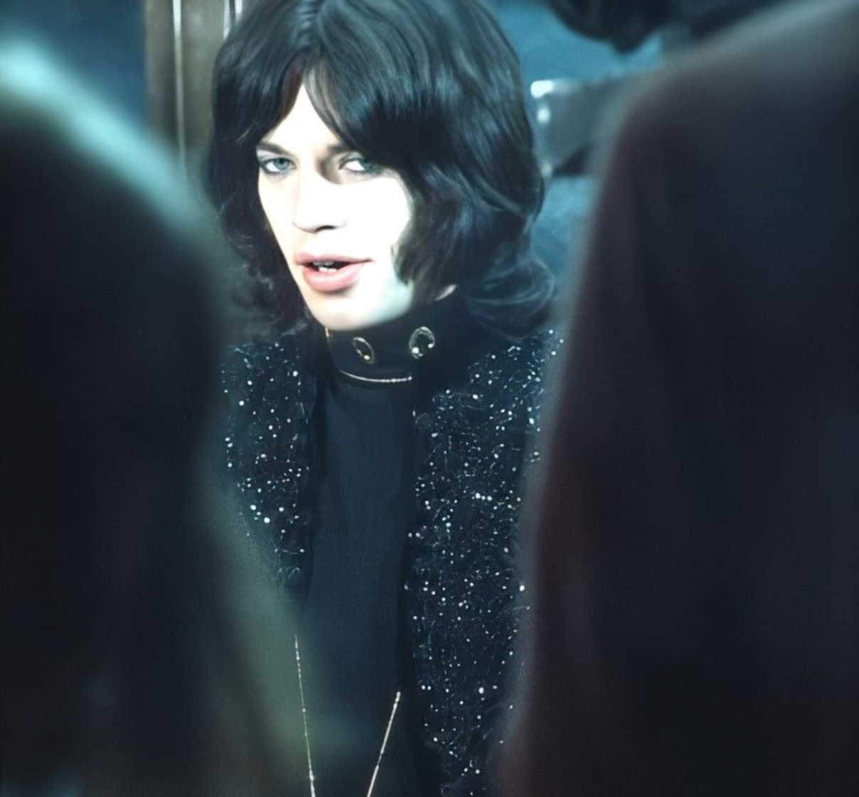 Pourquoi le style androgyne des années 70 fascine encore la mode masculine ?
